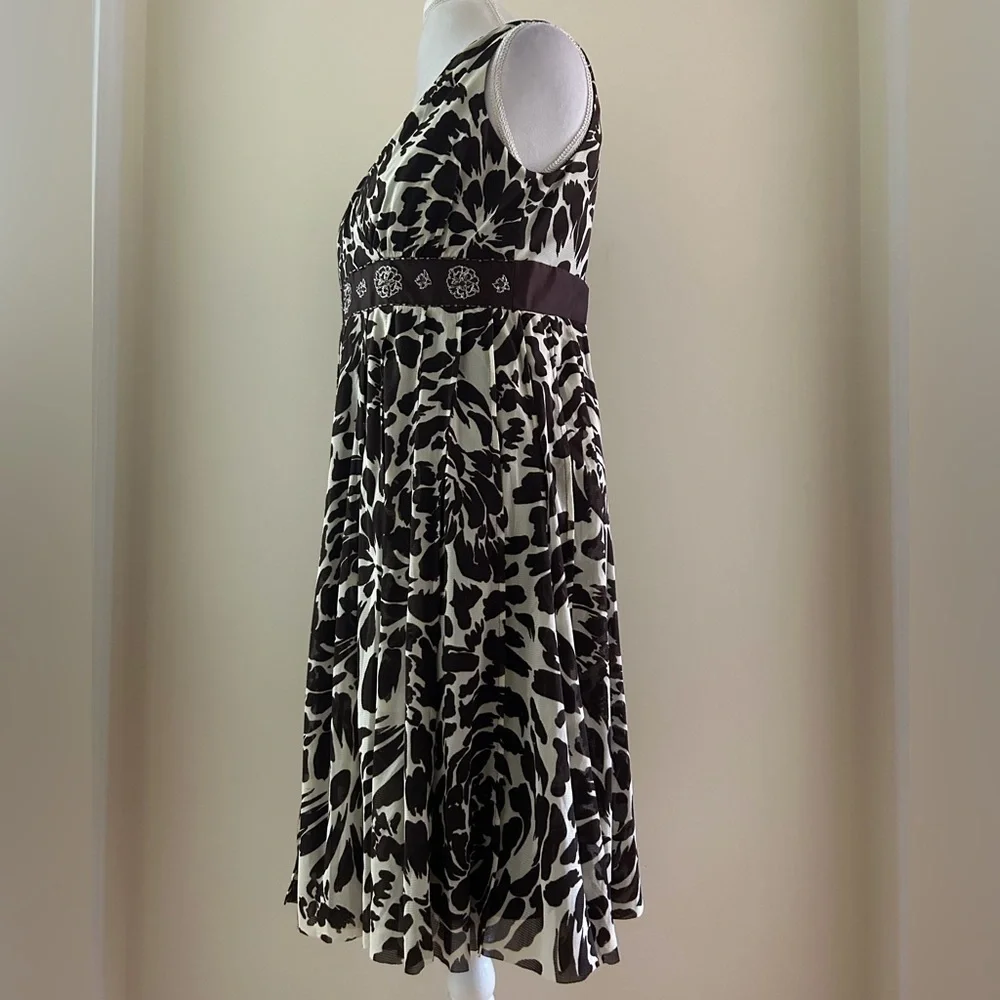 Pretty Brown/Cream Dress - Picture 6 of 6
